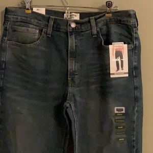 NWT Men’s Denizen Levi 218 Straight Flex Fabric Size 33x32